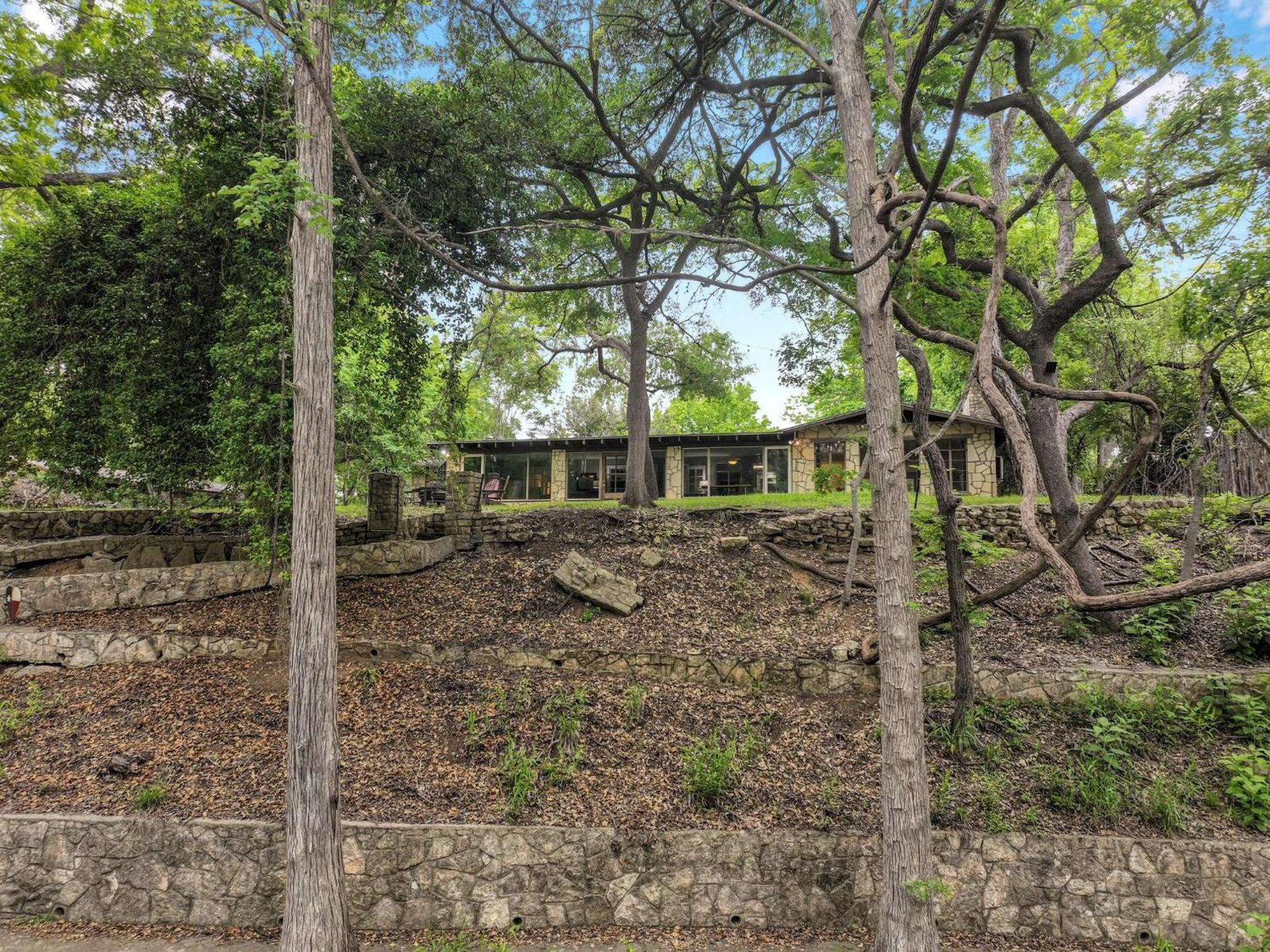 ウィンバリー Rock House On Cypress Creekヴィラ エクステリア 写真