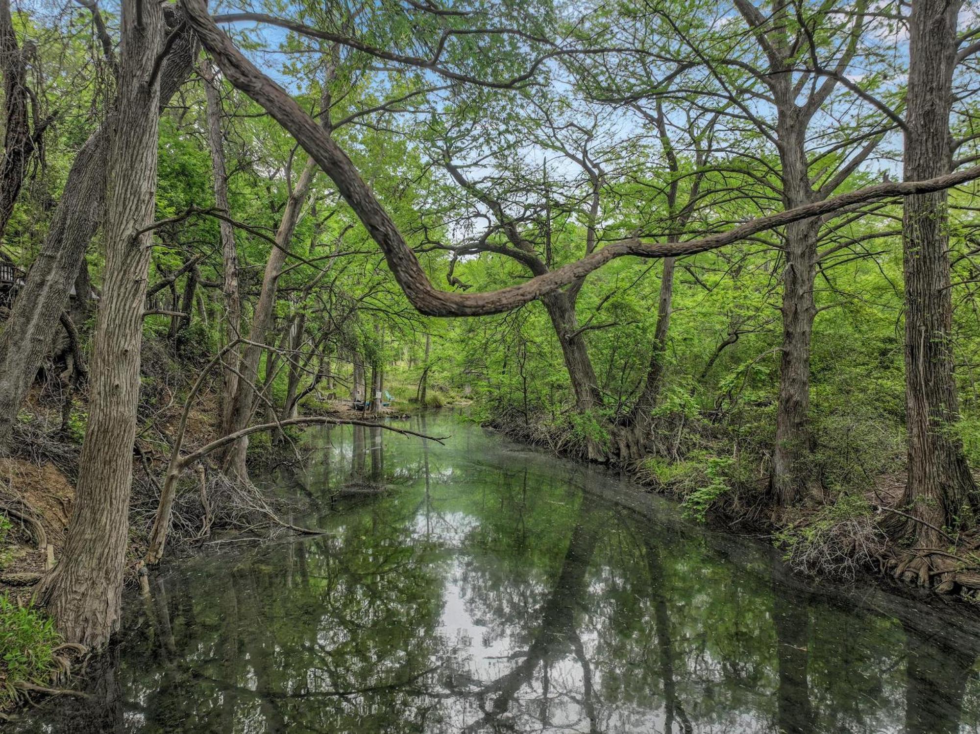 ウィンバリー Rock House On Cypress Creekヴィラ エクステリア 写真