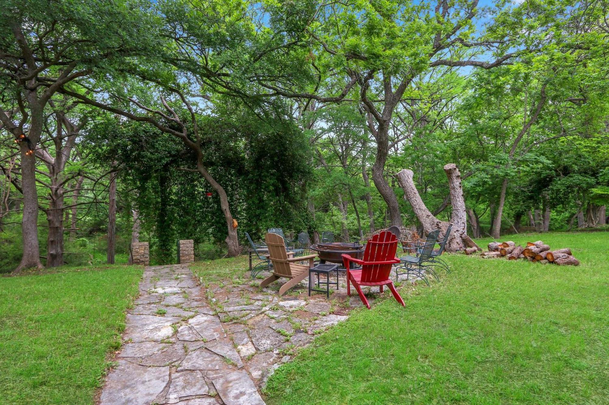 ウィンバリー Rock House On Cypress Creekヴィラ エクステリア 写真