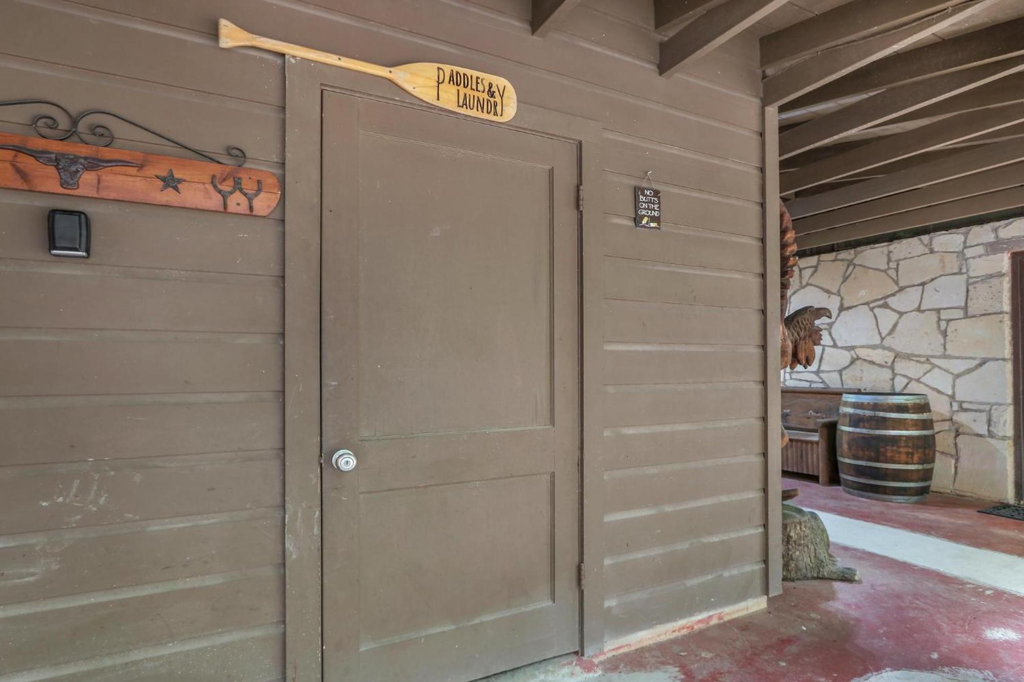 ウィンバリー Rock House On Cypress Creekヴィラ エクステリア 写真