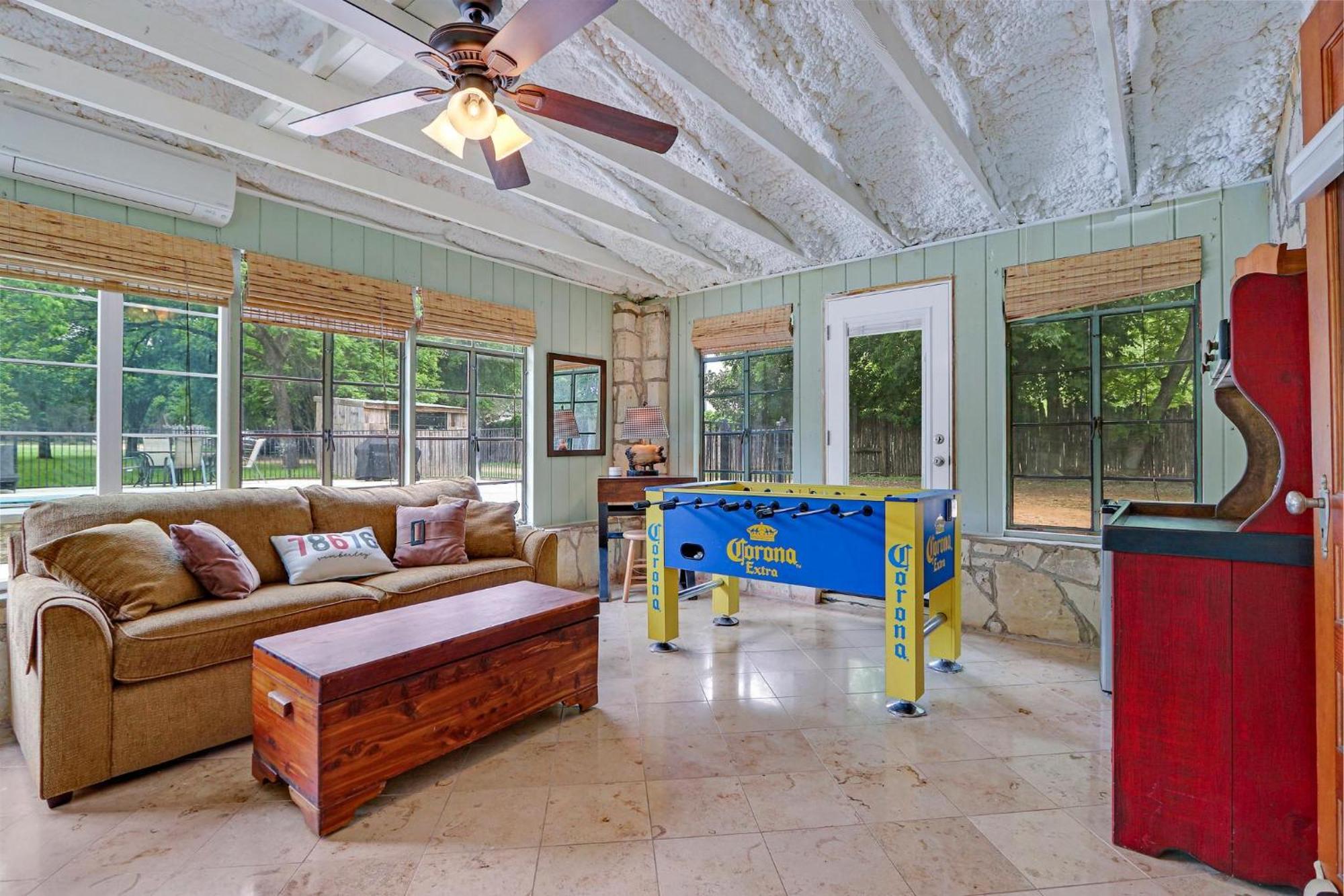 ウィンバリー Rock House On Cypress Creekヴィラ エクステリア 写真